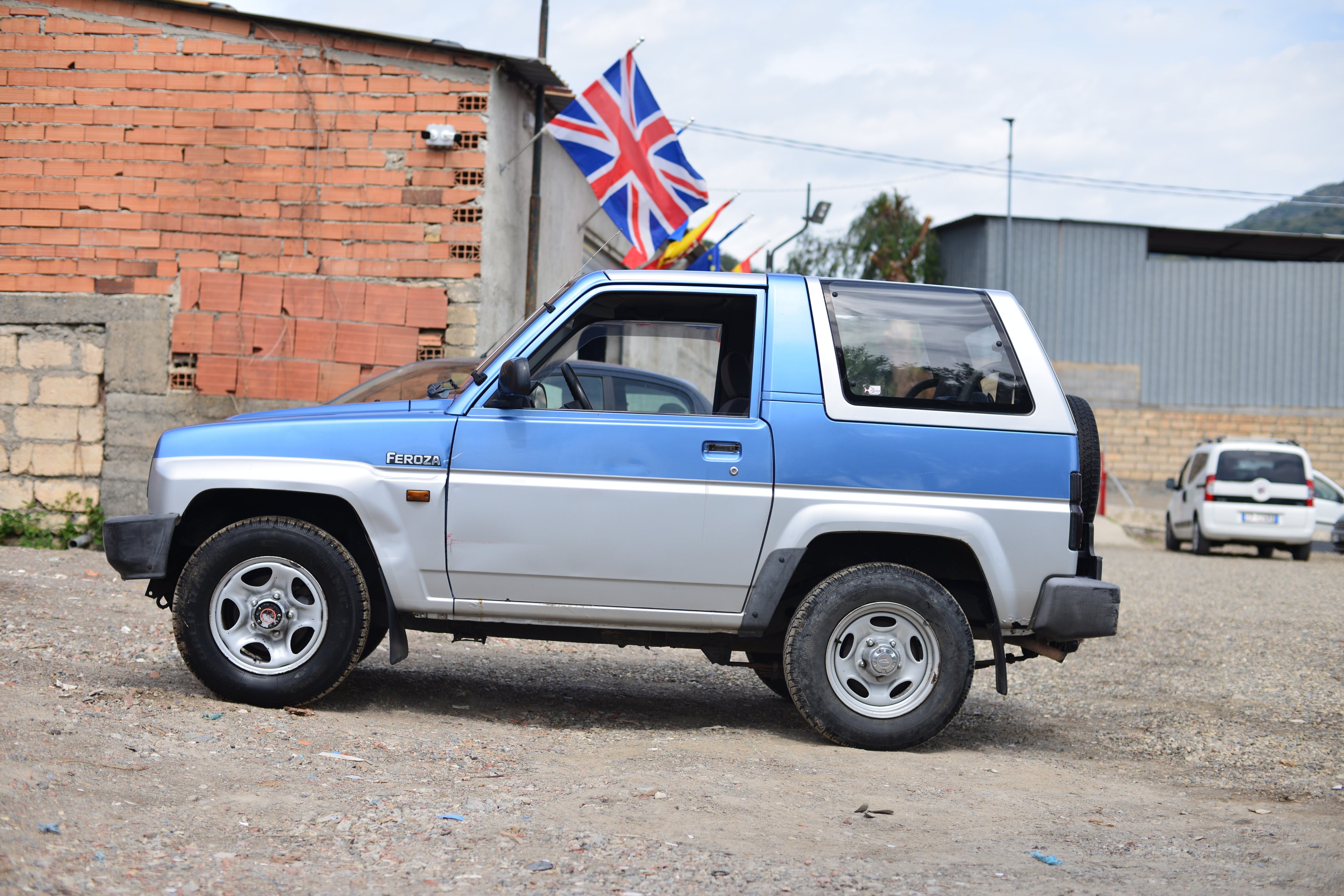 Daihatsu Feroza 1.6i cat Resin-top Full-Time City